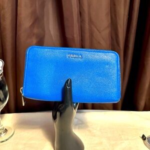 Furla long wallet in brilliant blue. Excellent condition.